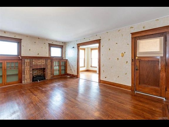 4th image of 28 Shoreham Pkwy Floor 2