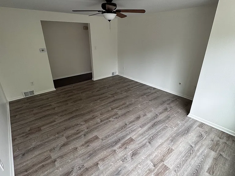 54 Nancy Pl #2 — Photo 2
