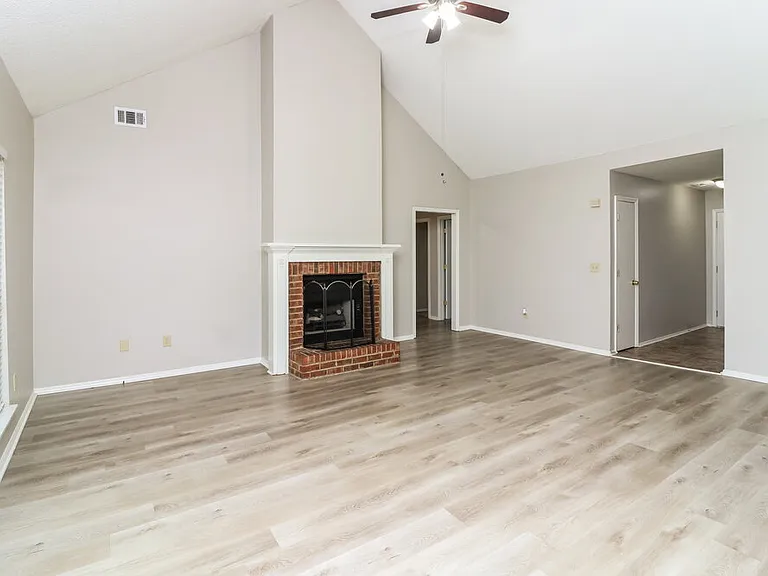 4034 Sharon Woods Dr — Photo 7