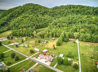 335 Half Moon Rd, Oliver Springs, TN 37840