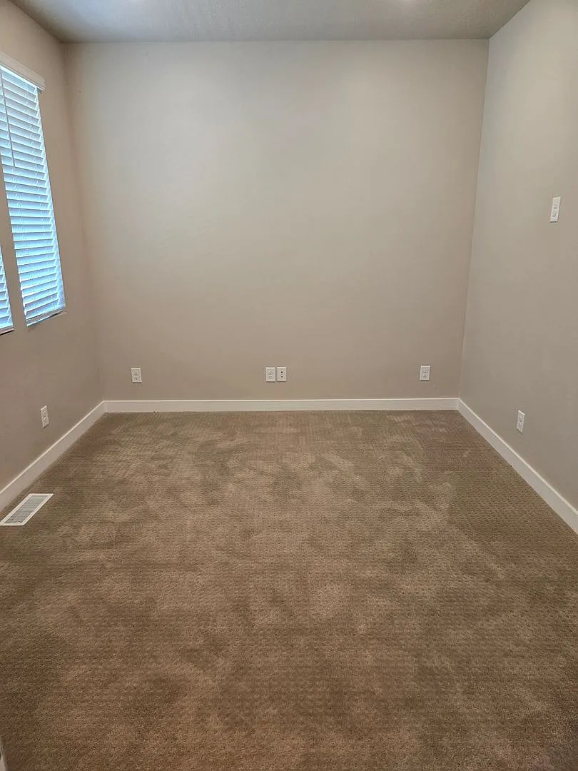 Beautiful 5 Bed 3.5 Bath in Lehi!! — Photo 3