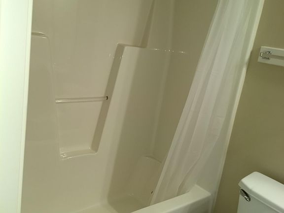 2nd Bathroom 