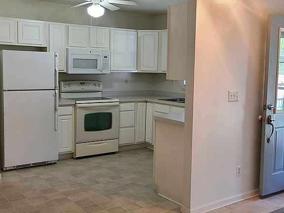 2nd image of 38 E Willow St #38A