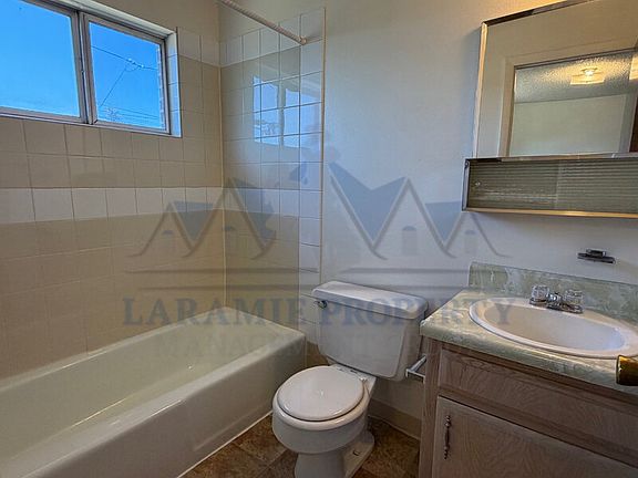 5th image of 706 Downey St Unit 25