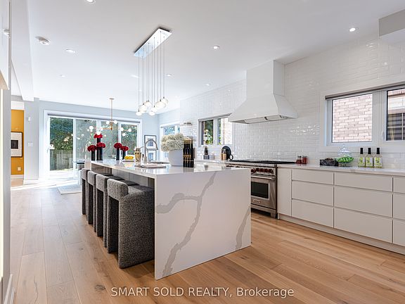 3rd image of 231 Hounslow Ave