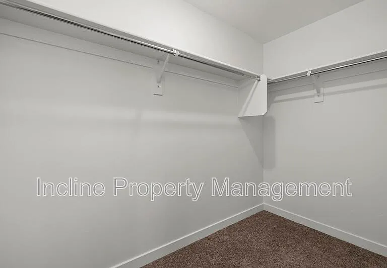 1113 E Yard Row — Photo 6