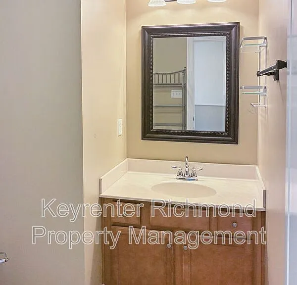 615 S Laurel St — Photo 21