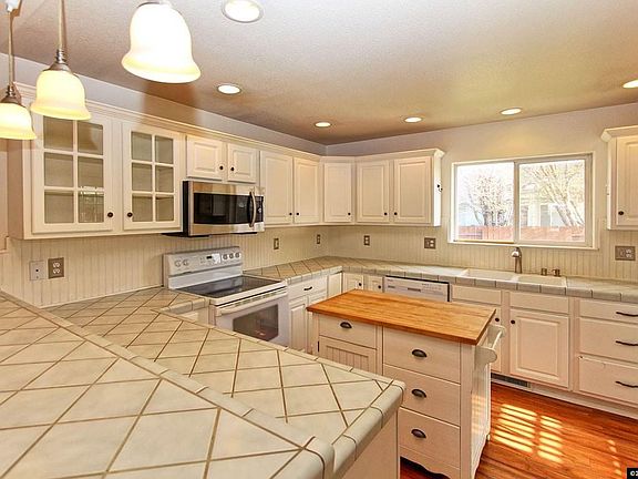 5th image of 1280 Topaz Ln