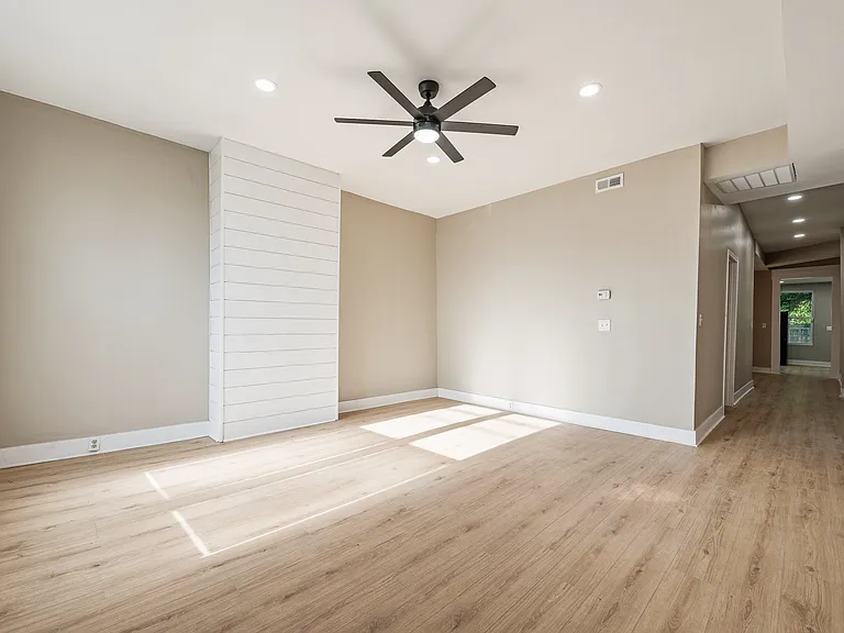 906 S Shelby St — Photo 10