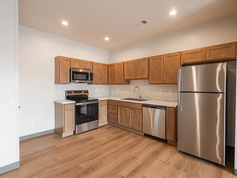 611 Carey Ave N #101 — Photo 2