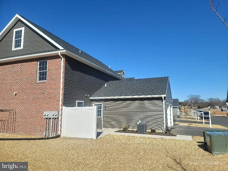 10 Skip Ln — Photo 46