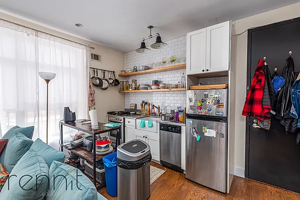 Rented by Rennit Inc. | media 4