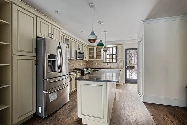 Rented by Compass | media 20