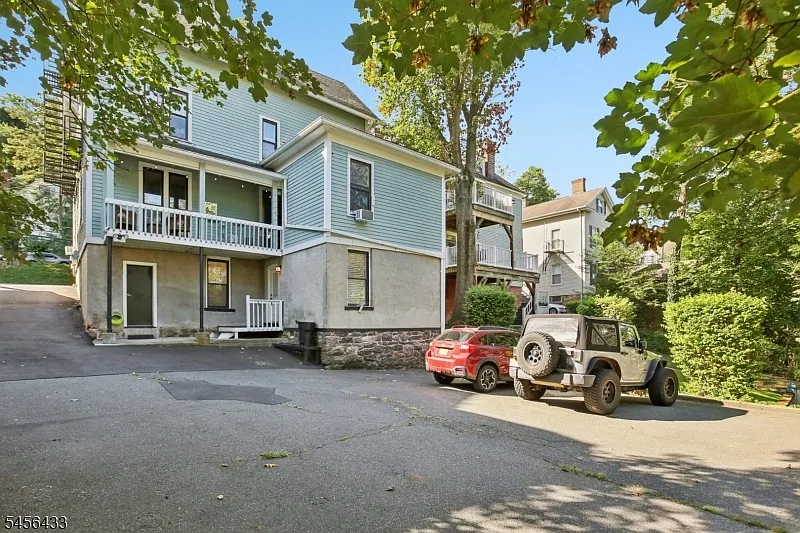 1 bed, 1.0 bath, $2,200 — Photo 3