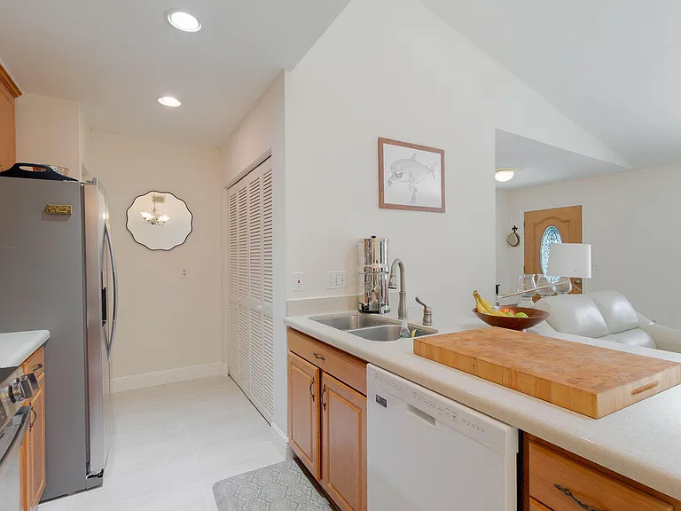 1073 Goldenrod Rd — Photo 16