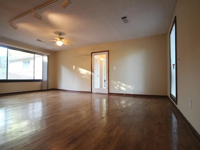 803 Bayliss Dr — Photo 31