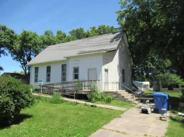 206 E Sanford Ave, Steen, MN 56173