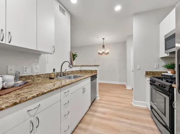 1801 E Katella Ave APT 1106, Anaheim, CA 92805