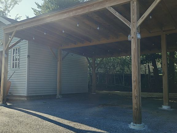 4th image of 816 Crothers Ln