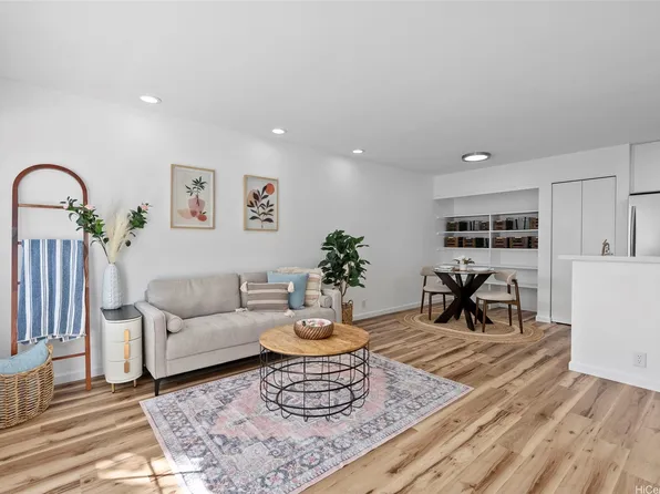 94-1475 Waipio Uka St APT H207, Waipahu, HI 96797