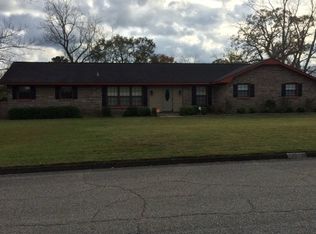 100 Lakeforest Dr, Dothan, AL 36301