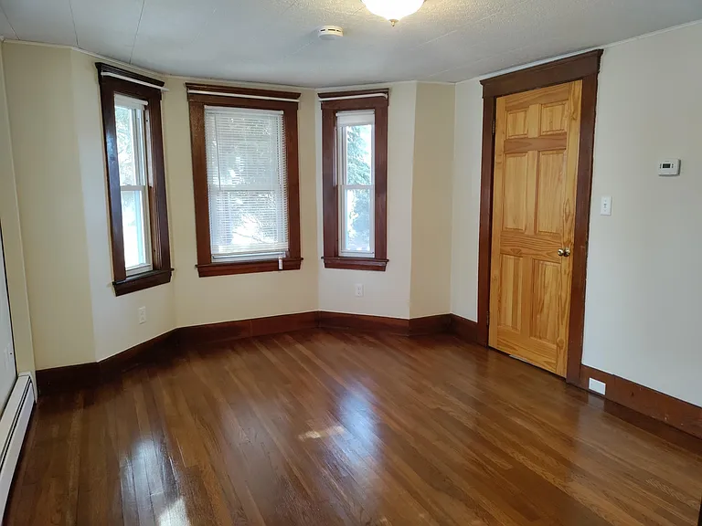 143 Chestnut St #1 — Photo 3
