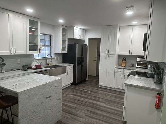 2nd image of 3815 Westminster Dr #6