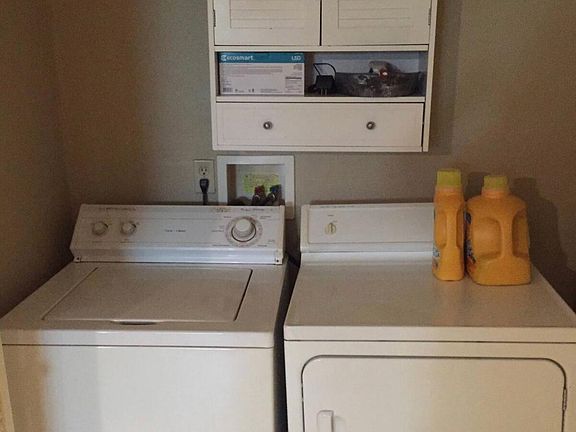 4th image of 2000 Grasmere Dr APT 1