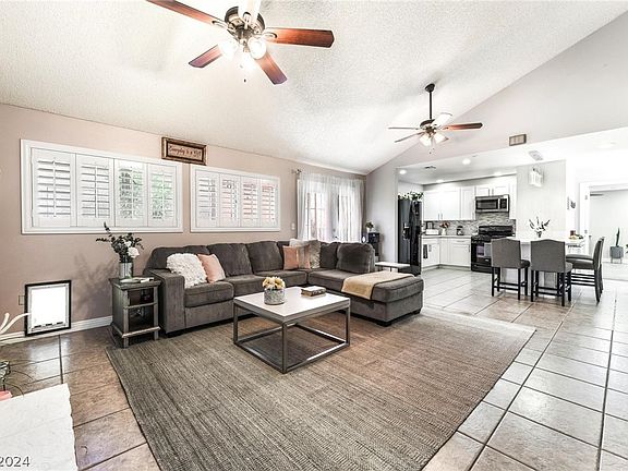 3rd image of 4101 Woodgreen Dr
