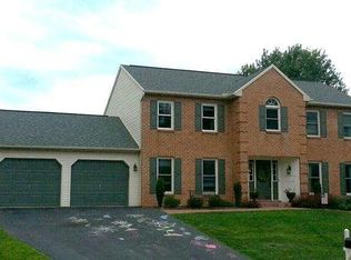 114 Park Place Dr, Sinking Spring, PA 19608