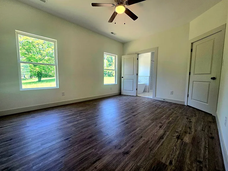 1331 Lee Ln — Photo 9