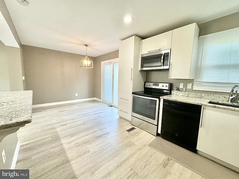 129 New Albany Rd #A — Photo 8
