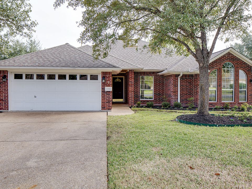 1st image of 606 Castlebrook Dr