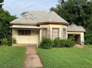 911 Plainview Rd, Seymour, TX 76380