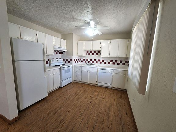 2nd image of 3024 Denver St APT 2