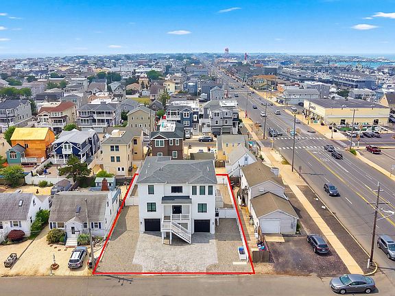 3rd image of 2 E 15th St