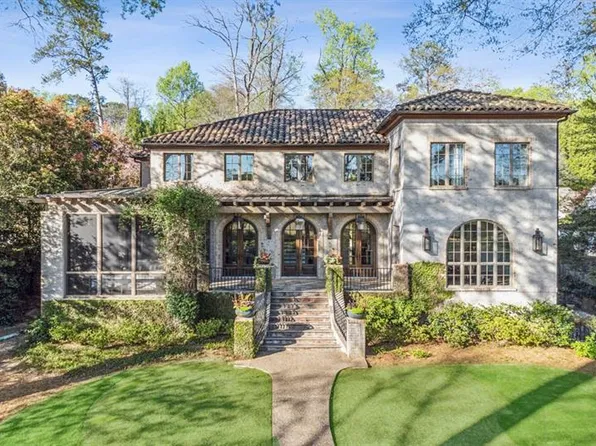 4000 E Brookhaven Dr NE, Brookhaven, GA 30319
