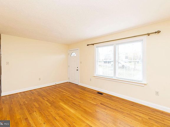 5th image of 108 Linwood Ct