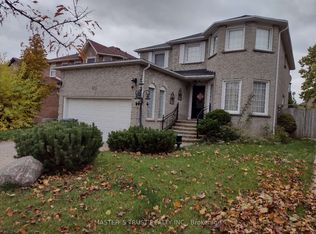 411 Winfield Ter, Mississauga, ON L5R 1N9