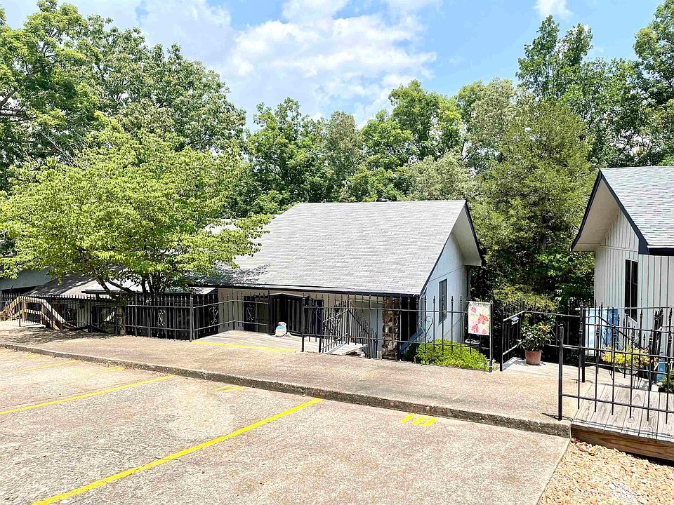 1st image of 17 Akokisa Dr