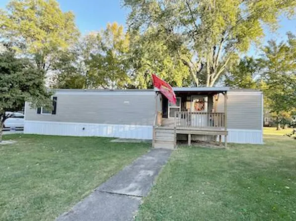 800 E Douglas St, Fairfield, IL 62837