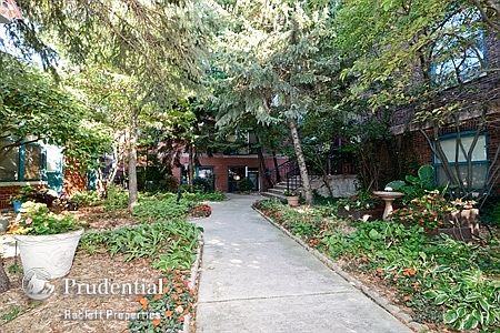 1st image of 4745 N Ravenswood Ave APT 204