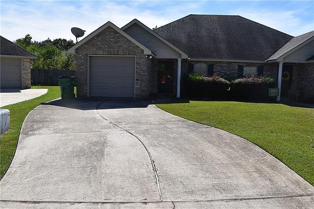 1st image of 208 Remmy Ct