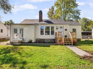 533 Broadway St, Austin, IN 47102