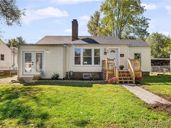 533 Broadway Street, Austin, IN 47102