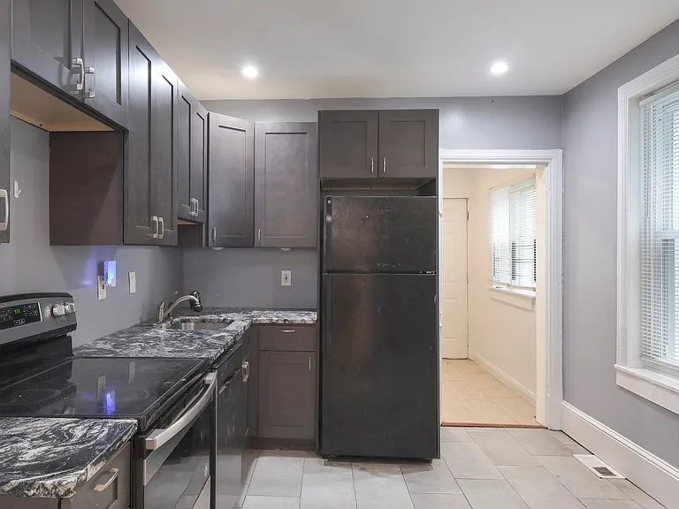 1713 Monument St — Photo 29