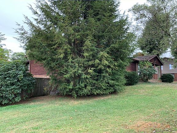 3rd image of 5 Pine Ct