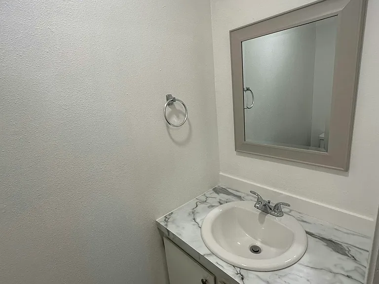 605 Andrew St #A — Photo 5