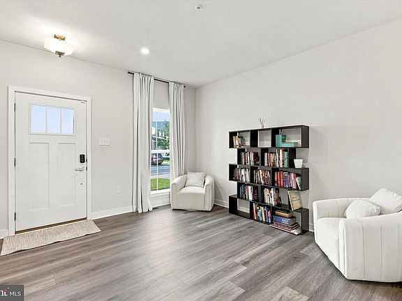 4th image of 8034 Milltown Cir