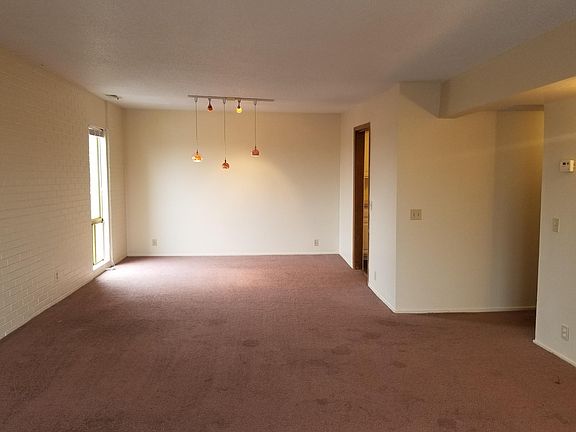 2nd image of 4811 Chicago St APT 6C